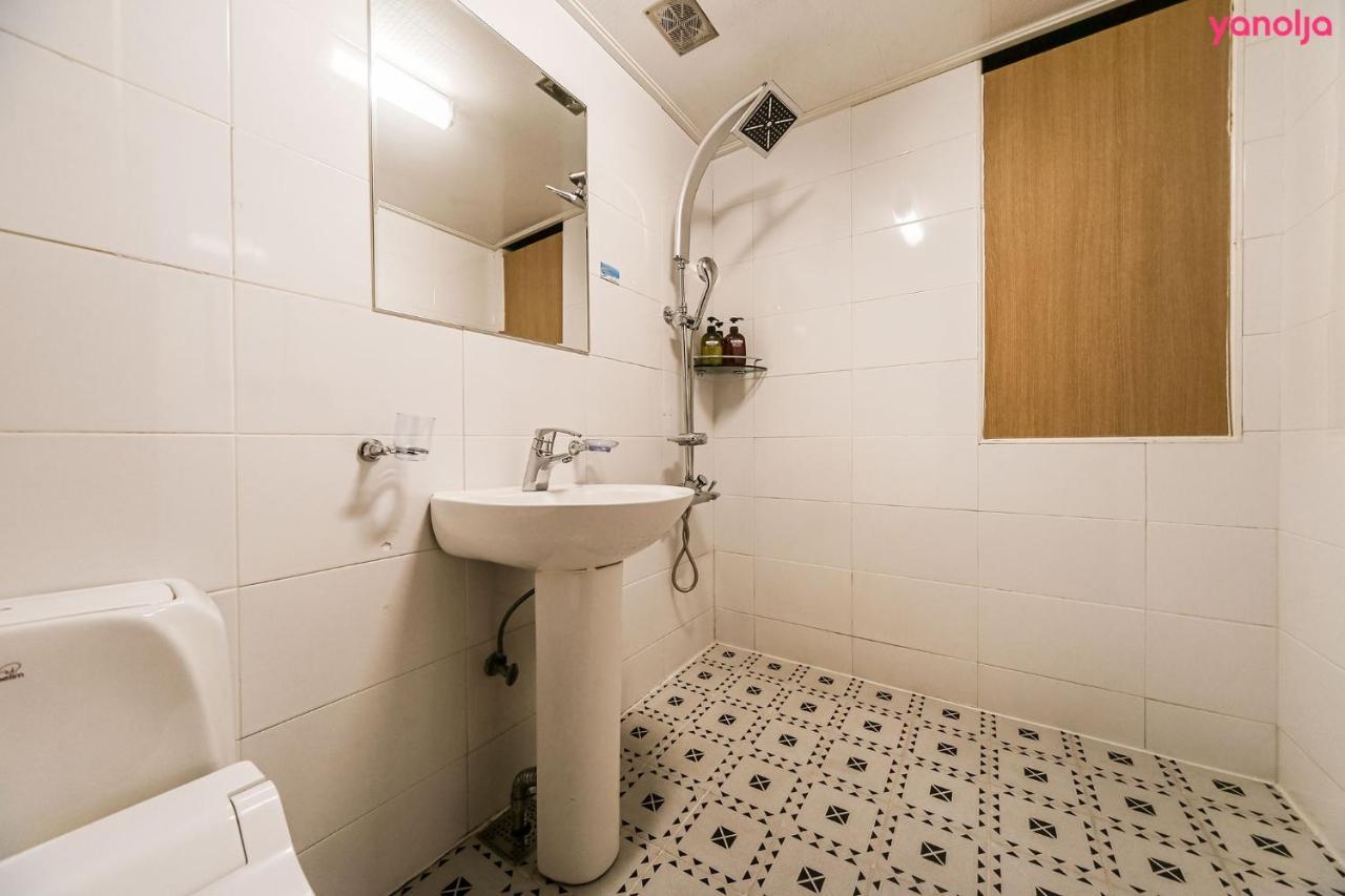 Subiztel Motell Pohang Exteriör bild