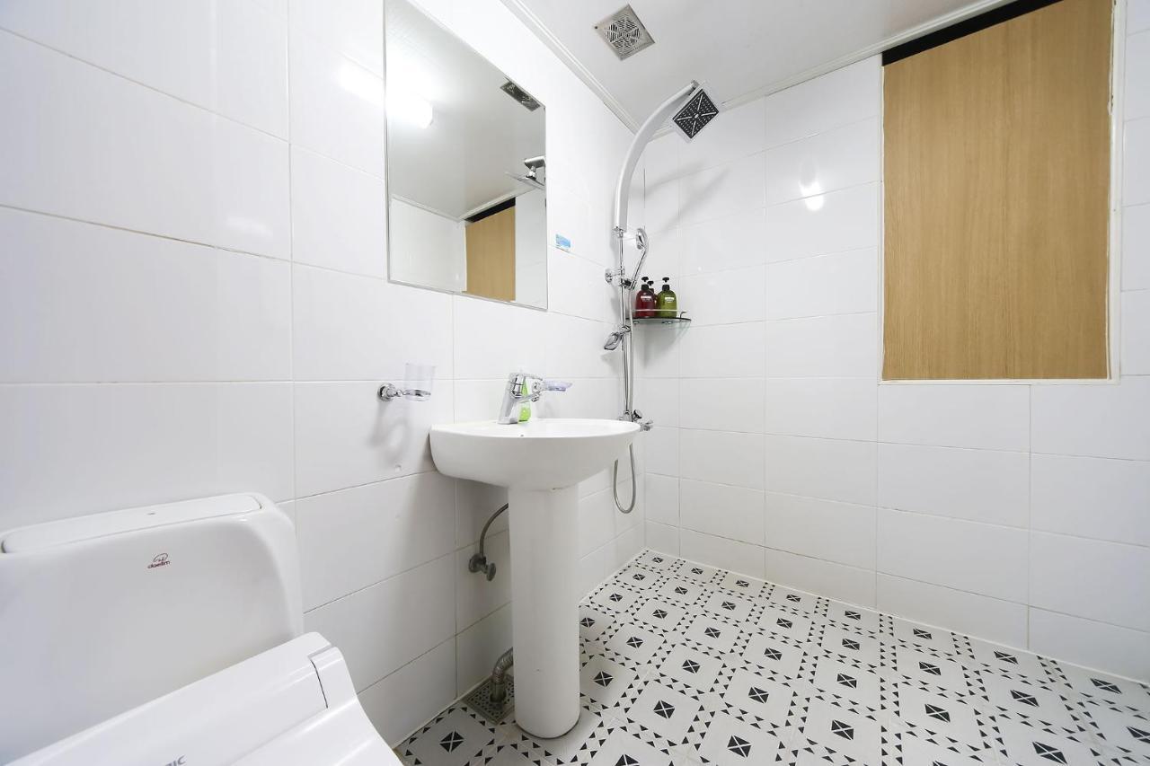 Subiztel Motell Pohang Exteriör bild